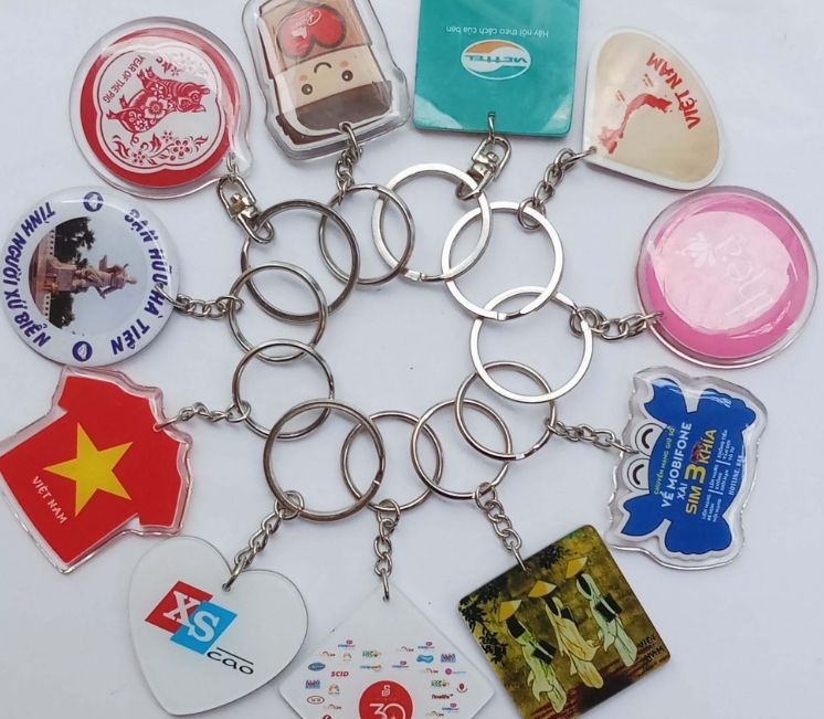 QuaViet365 Công ty sản xuất móc khóa quà tặng lưu niệm theo yêu cầu