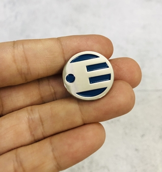 Huy hiệu cài áo số 08 -