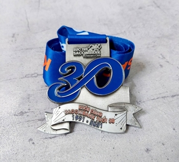 Huy chương Khỏe cùng Sacombank tuổi 30 -