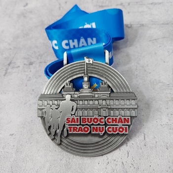 Huy chương Sải Bước Chân Trao Nụ Cười -