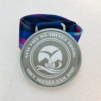 Huy chương khắc trắng Giải Việt Dã -
