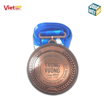 Huy chương khắc laser đen Trưng Vương -