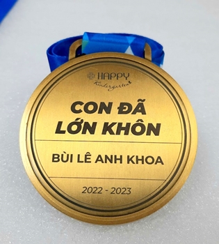 Huy chương khắc laser Con đã lớn khôn -