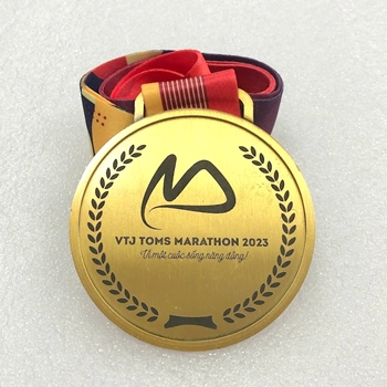 Huy chương khắc laser VTJ Toms Marathon -