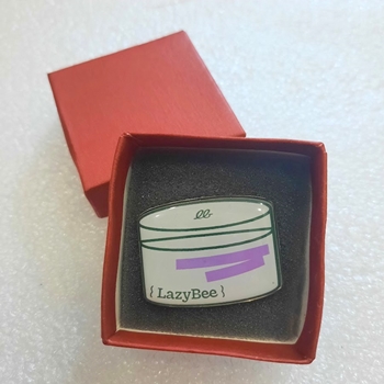 Huy hiệu cài áo Lazy Bee -