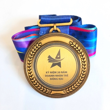 Huy chương khắc laser Doanh Nhân Trẻ -