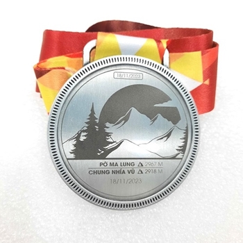 Huy chương khắc laser Leo Núi -