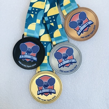 HUY CHƯƠNG CẦU LÔNG HCM -