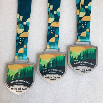 HUY CHƯƠNG NÚI NHÌU CỒ SAN -