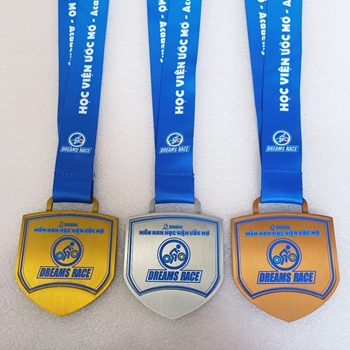 HUY CHƯƠNG IN UV - XE ĐẠP -