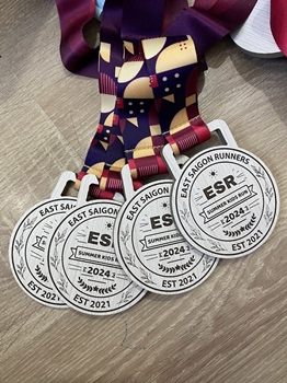 HUY CHƯƠNG GỖ KHẮC LAZER ĐEN -