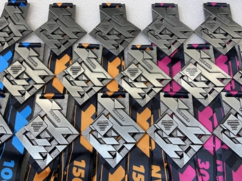 HUY CHƯƠNG ĐÚC NỔI HÌNH VUÔNG -