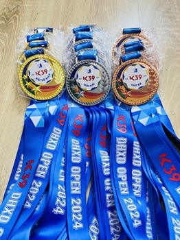 HUY CHƯƠNG IN UV MÀU K39 -