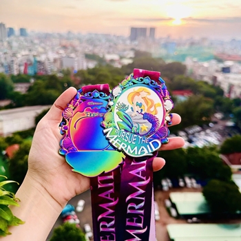 HUY CHƯƠNG NÀNG TIÊN CÁ -