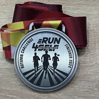 HUY CHƯƠNG CHẠY BỘ KHẮC LAZER ĐEN -