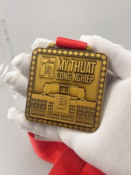 HUY CHƯƠNG ĐÚC MỸ THUẬT CÔNG NGHIỆP -