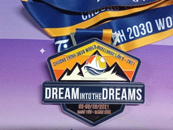 HUY CHƯƠNG ĐÚC NHIỀU MÀU -