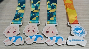 HUY CHUONG GỖ ÉP - BÉ BÒ -