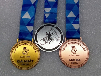 HUY CHƯƠNG KHẮC CẦU LÔNG -