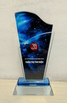 KỶ NIỆM CHƯƠNG PHA LÊ HAI LỚP -