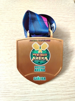 HUY CHƯƠNG KHIÊN IN UV GIẢI PICKLEBALL ARENA -