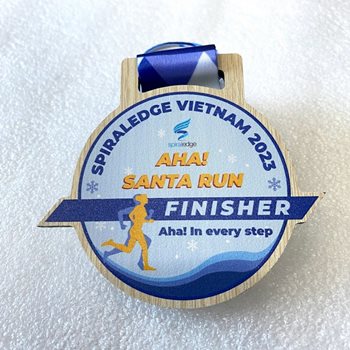 Huy chương gỗ ép AHA SANTA RUN -