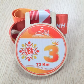 Huy chương gỗ ép In Uv Quang Binh Runners -