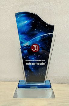 KỶ NIỆM CHƯƠNG PHA LÊ HAI LỚP -