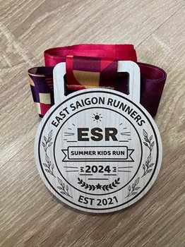 HUY CHƯƠNG GỖ EAST SAIGON RUNNERS -