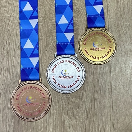 HUY CHƯƠNG CẦU LÔNG - IN UV MÀU
