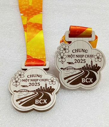 HUY CHUƯƠNG GỖ ÉP - nội dung KHẮC ĐEN